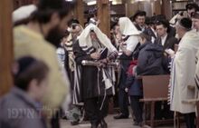 הרבי מגילה2.jpg